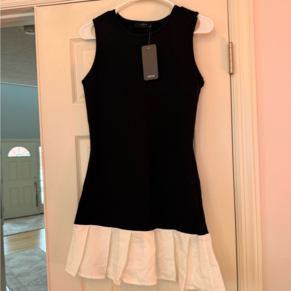 NWT Black Stretchy Mini Dress with White Pleated Hem size Medium (Juniors)